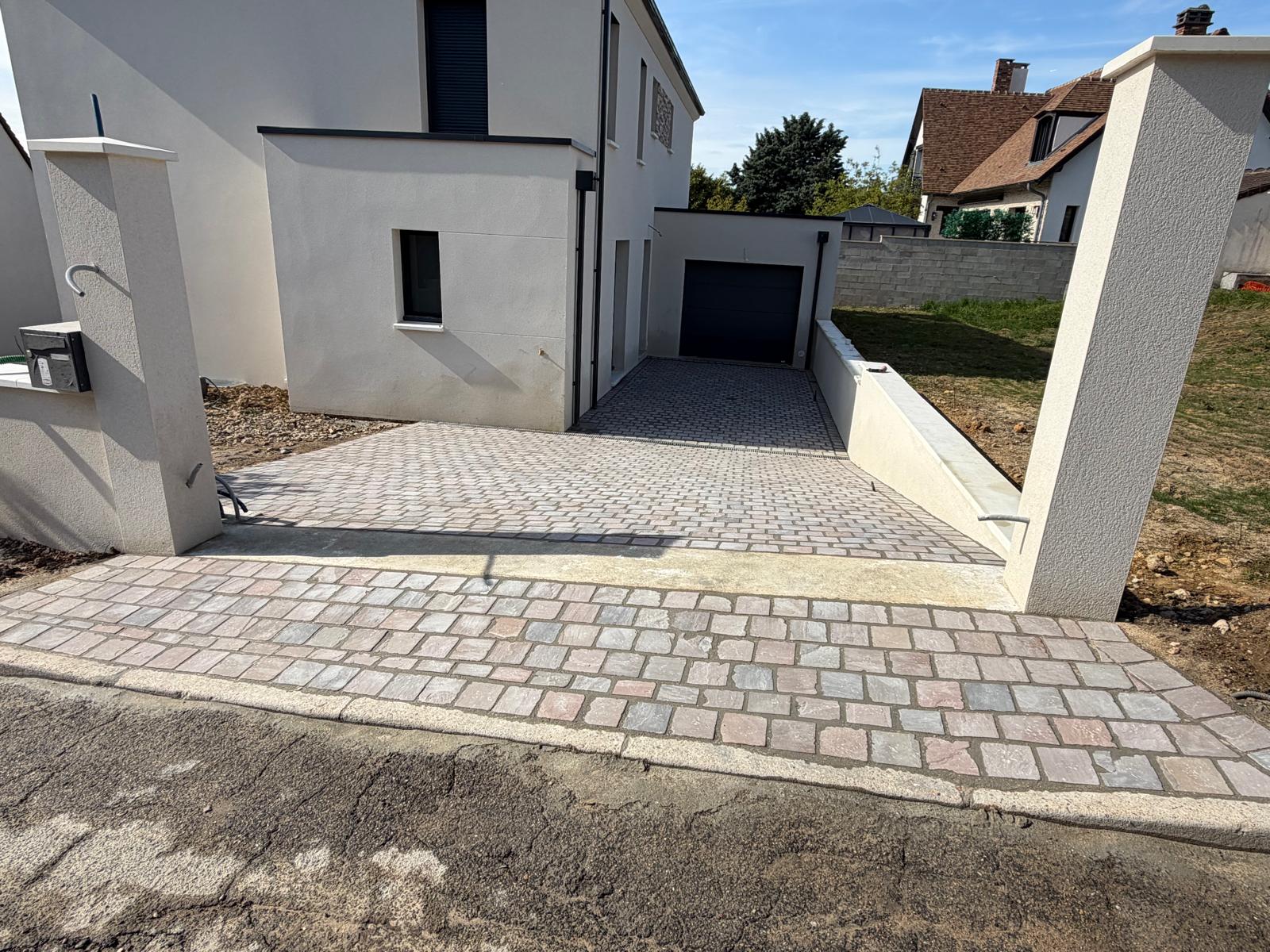 Pose de pavés allée maison Orgeval